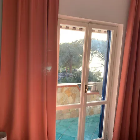 Baia Azzurra 아파트 *