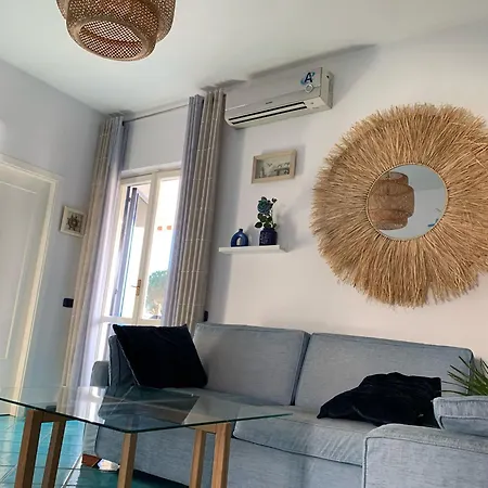 Baia Azzurra 아파트 *